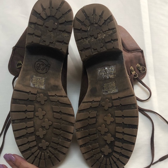 Lucky Brand Dexter lace up combat booties, size 8 - Picture 4 of 7